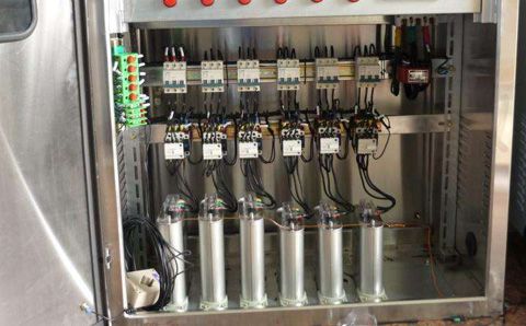 低壓電力電容器爆炸的原因是什么？